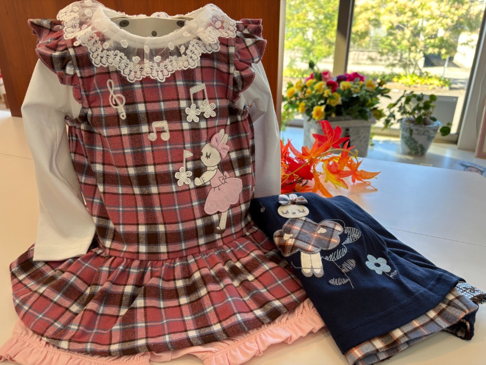 笑顔の親子の写真